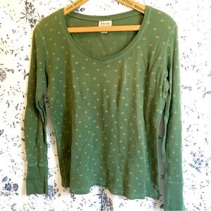 Green thermal long sleeve top